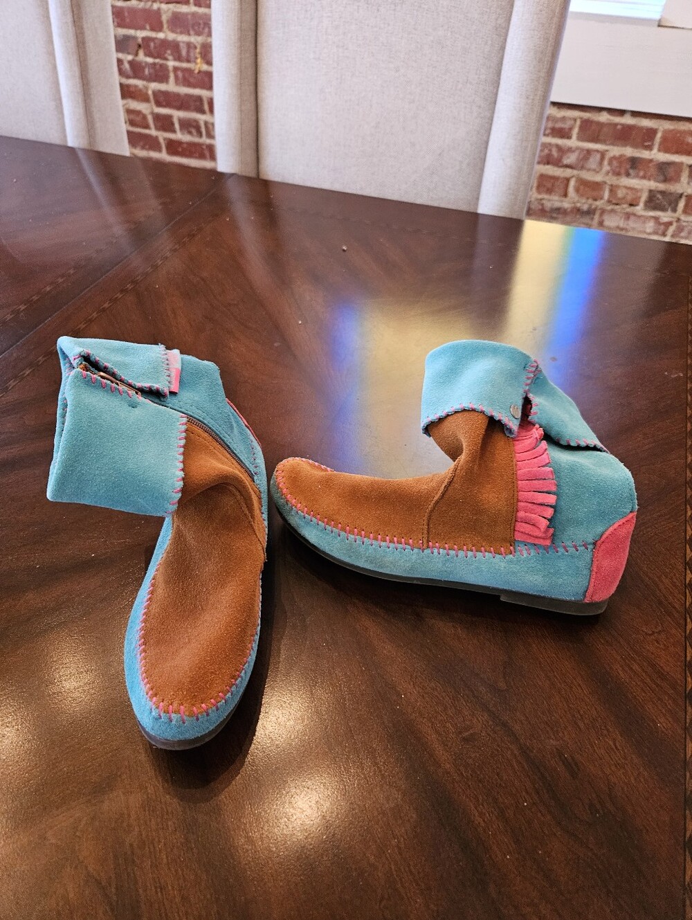 Stranger Things Minnetonka Holly Boots. Completely Sold Out! Never Worn! - Picture 2 of 6